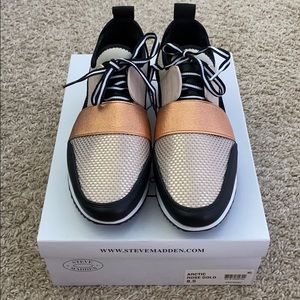 NEW Steve Madden Arctic Rose Gold sneaker Sz 8.5